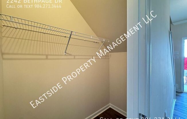 2242 BETHPAGE DR