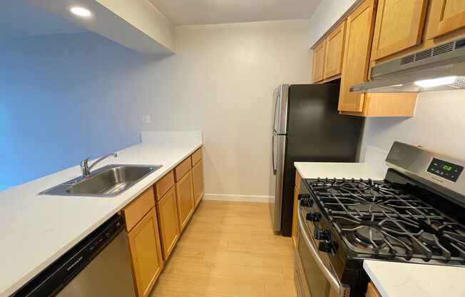 1 bed, 1 bath, 750 sqft, $1,200