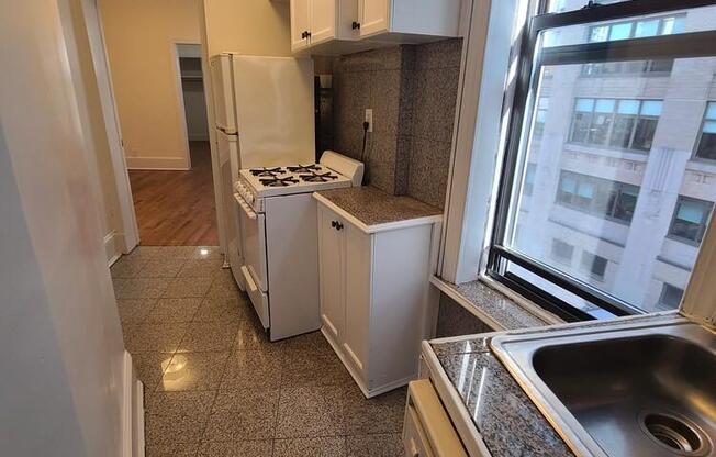 110 6 AVE