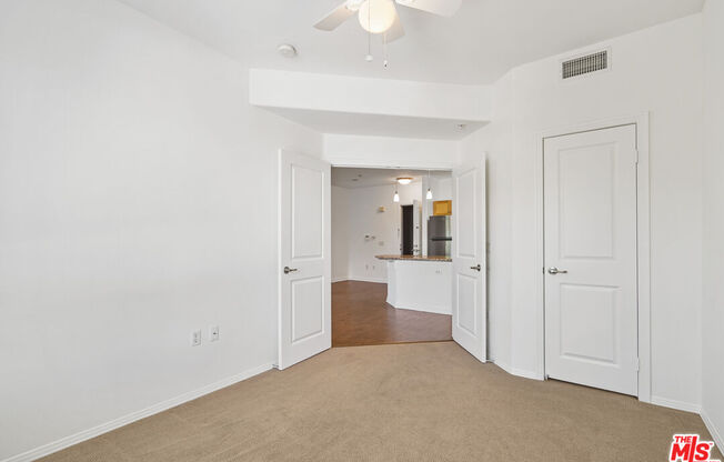 1 bed, 1 bath, 910 sqft, $2,900, Unit 355