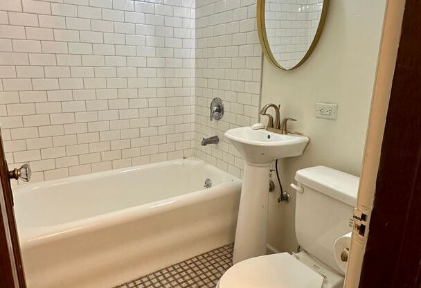 Studio, 1 bath, 500 sqft, $1,595, Unit 303