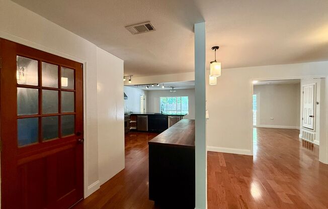 Large Home in East Austin! Available Now.