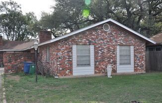 Great 2 Bedroom 1 bath duplex in South Austin