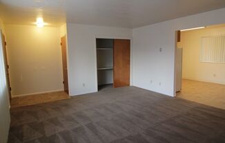 2 beds, 1 bath, 1,053 sqft, $950, Unit 2136