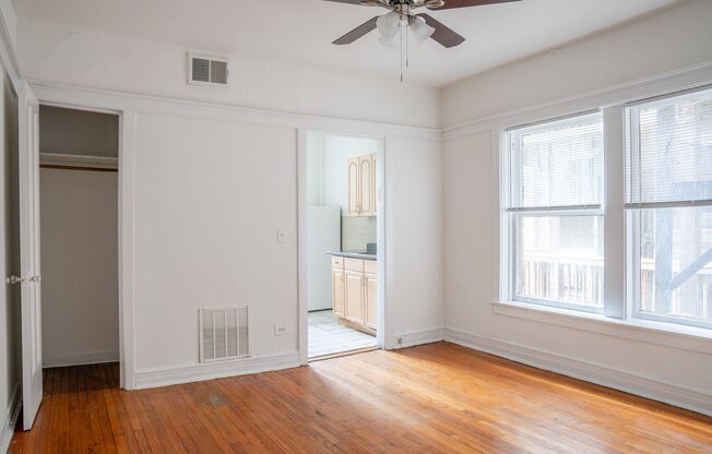 Uptown / Ravenswood - Studio - w/ Deck