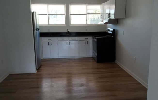 2 beds, 1 bath, 850 sqft, $775, Unit Apt. 60