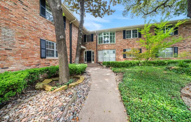 3011 Mahanna Springs Unit# A, Dallas, Texas 75235