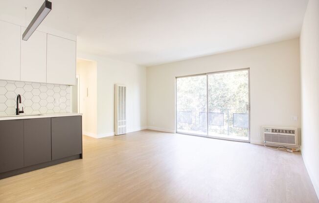 2 beds, 1 bath, 650 sqft, $2,199, Unit 302