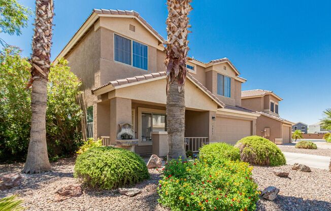 Charming 3 bed, 2.5 bath in El Mirage! W/POOL!!