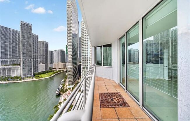 2 beds, 2 baths, $4,000, Unit # 2219
