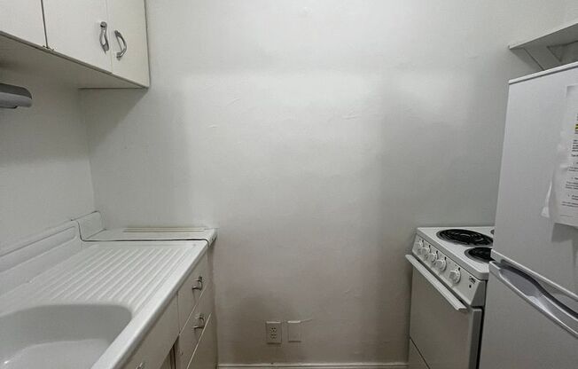 Studio, 1 bath, 294 sqft, $1,245, Unit New King Edward 2A4