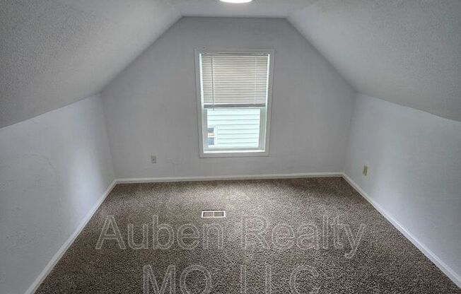 4630 E 43 TERRACE