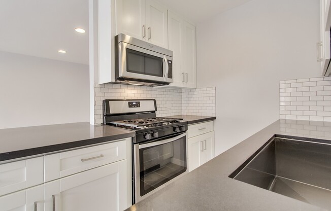 1 bed, 1 bath, $2,295, Unit Unit #18