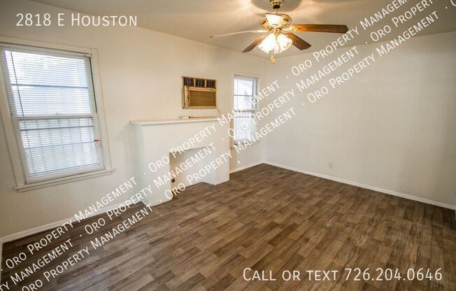 2818 E HOUSTON