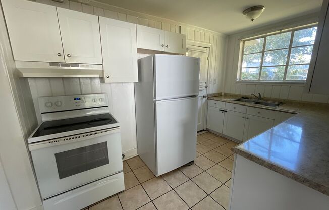 3 bedroom 1 bathroom home for rent!