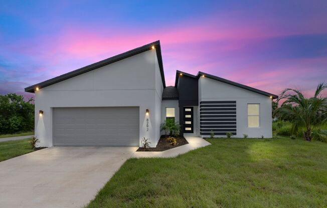 Deposit-Free! Modern, energy efficient home with ALL of the upgrades! North Port, FL