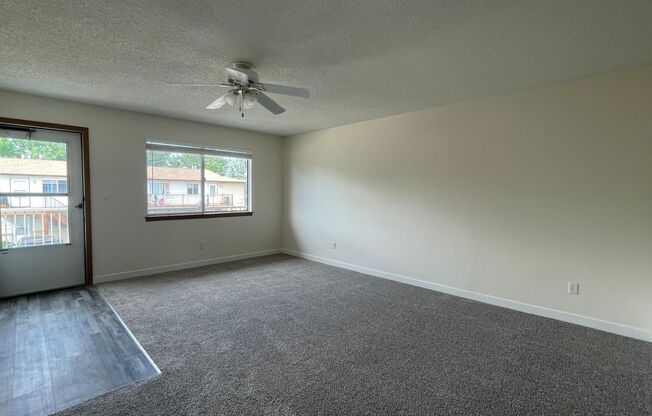 Great 2 Bed 1 Bath 2nd Level Condo in Northwest Longmont