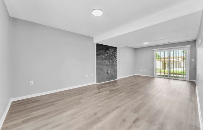 2 beds, 1.5 baths, 1,600 sqft, $1,295