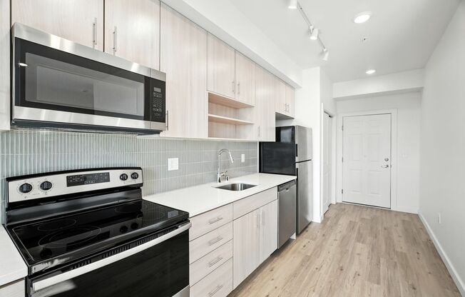 2 beds, 1 bath, 757 sqft, $1,695, Unit 201