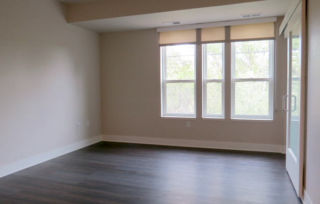 1 bed, 1 bath, 739 sqft, $1,655, Unit 427
