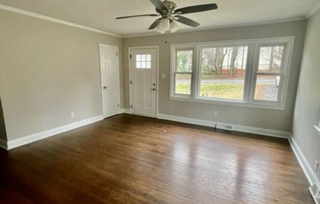 Beautiful 3 bedroom 1 bath home incredibly convenient to Uptown, Plaza-Midwood and NoDa
