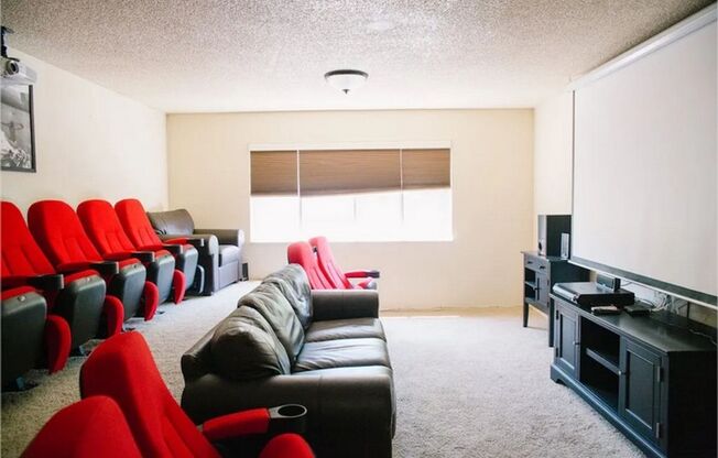 1 bed, 1 bath, $920, Unit #100