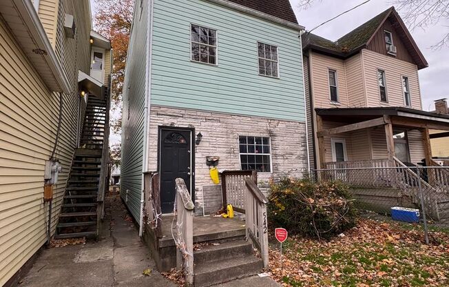 542 5th Avenue (Full Service)