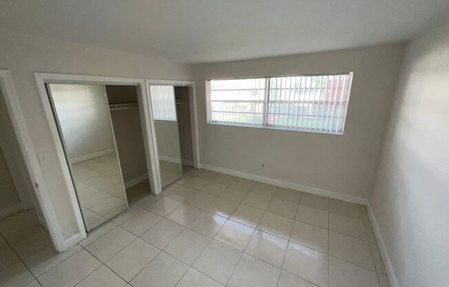 2b1b Apartment -Now Available- Located in San Souci/ North Miami *Great Location*