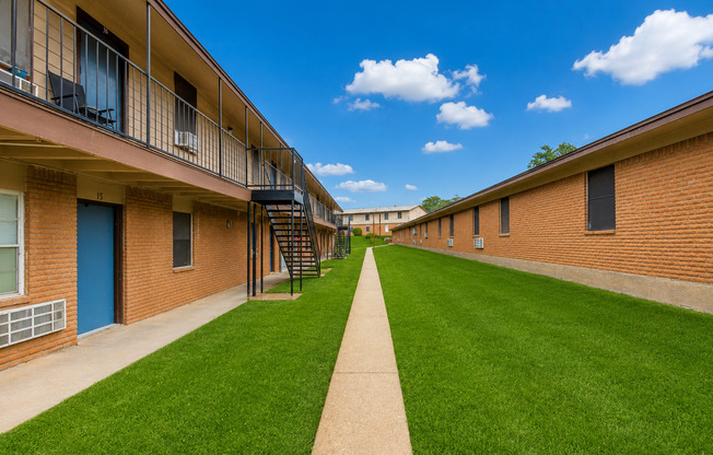 Southwest Apartments - Comfortable living in the heart of Euless