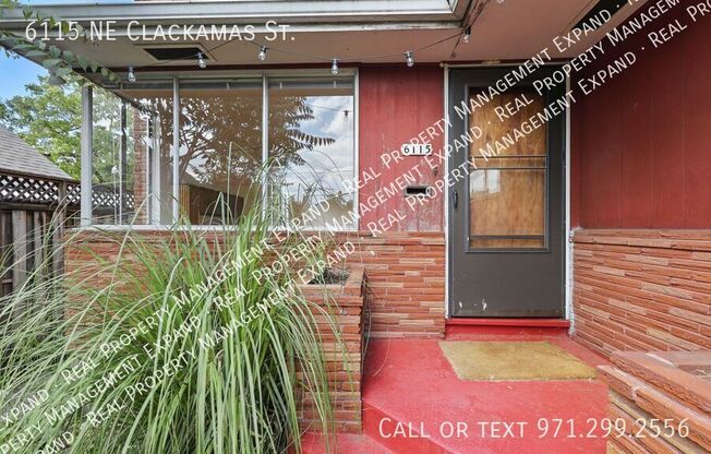 6115 NE Clackamas St