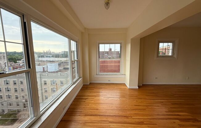 2 beds, 2 baths, 1,772 sqft, $2,200, Unit Old King Edward 61