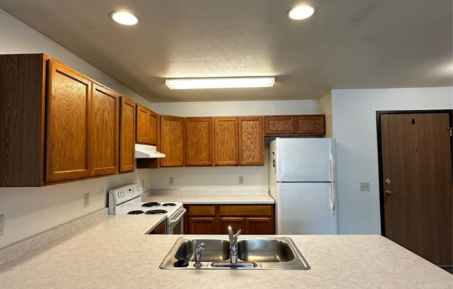 3 beds, 2 baths, 1,200 sqft, $1,425, Unit TE218X-246