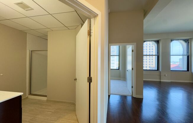 2 beds, 2 baths, 930 sqft, $2,200, Unit HA-814
