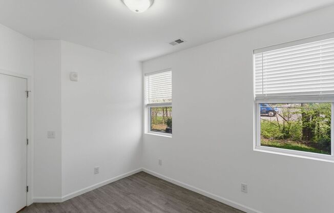 2 beds, 1.5 baths, 850 sqft, $1,299, Unit C3