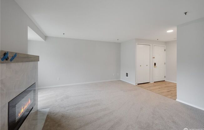 3Bd/2Ba Kirkland Condo