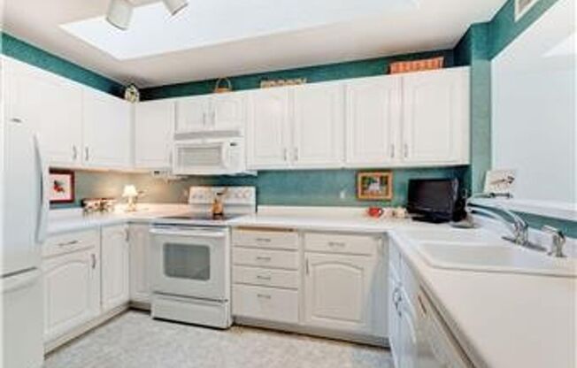 2 beds, 1 bath, $1,949, Unit # 6312