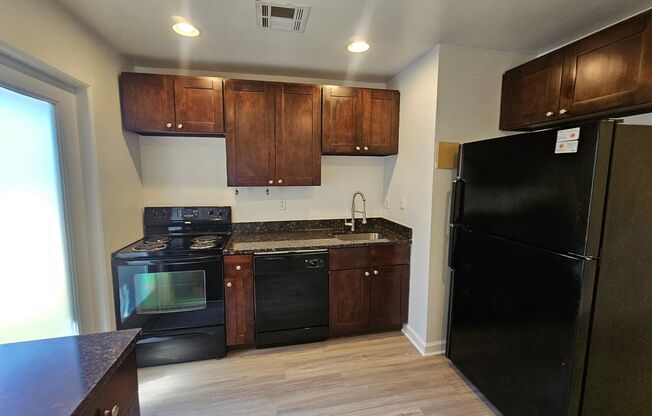 2 beds, 2 baths, 850 sqft, $1,495, Unit 02