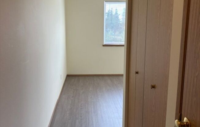 3 beds, 2 baths, 1,002 sqft, $1,800, Unit 63-305