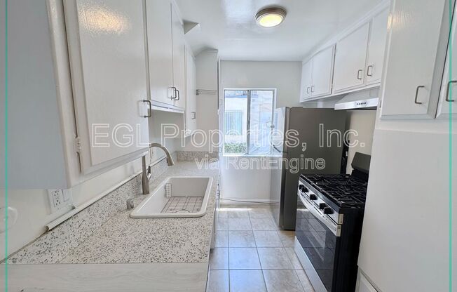823 N. Hudson Ave.