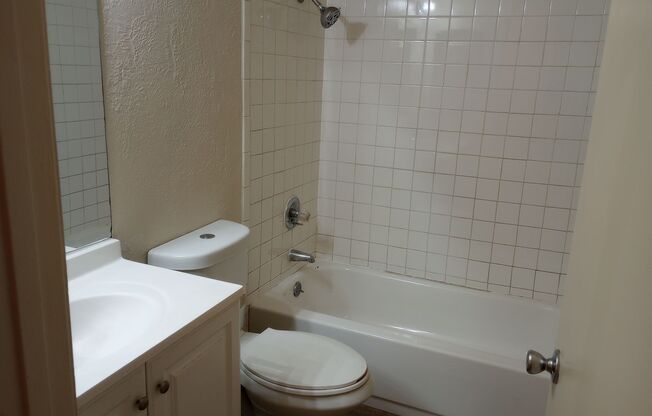 Expo 247 with 2 bed, 1 Bath, 800 SF with AC, washer/dryer on site