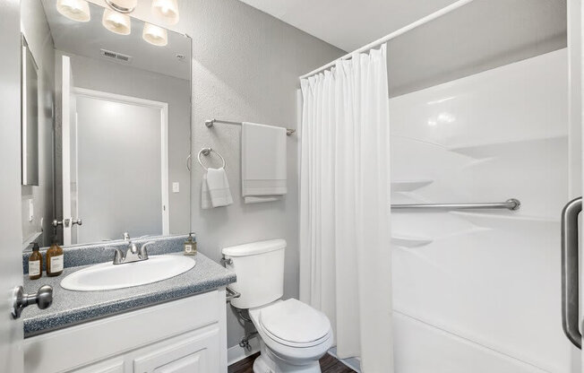 Model bathroom with light countertop