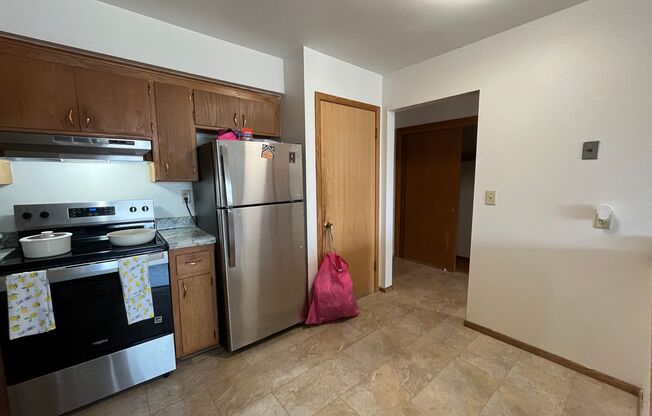 1 bed, 1 bath, $1,015, Unit 17