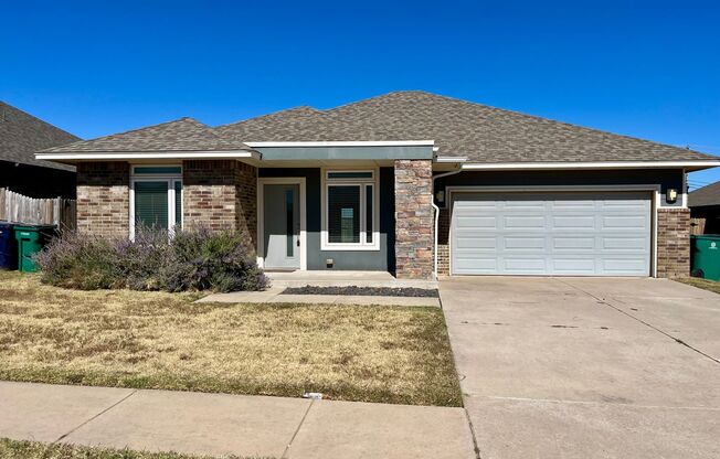 Luxury Home in Calm Springs Addition of Yukon