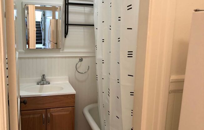 1 bed, 1 bath, $2,250