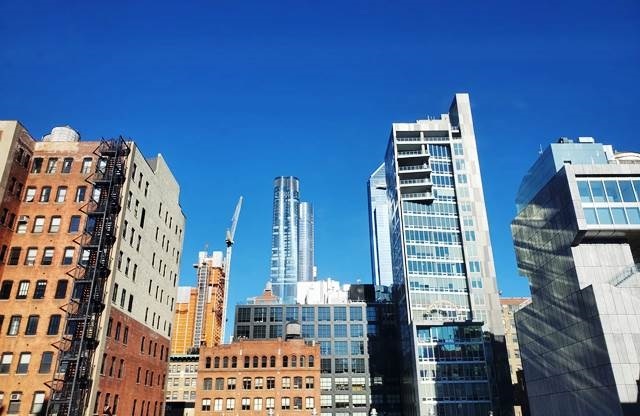 555 W 23 ST