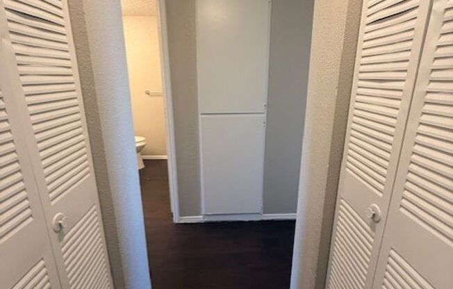 2 beds, 1 bath, 858 sqft, $820, Unit 2703-103