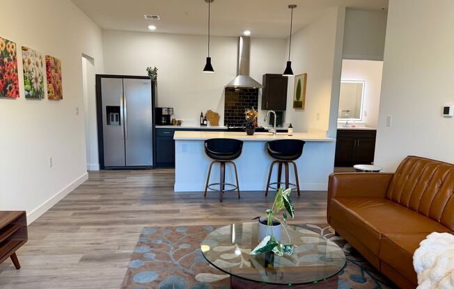 1 bed, 1 bath, 746 sqft, $1,350, Unit 123 Boneset Ave. Apt 5