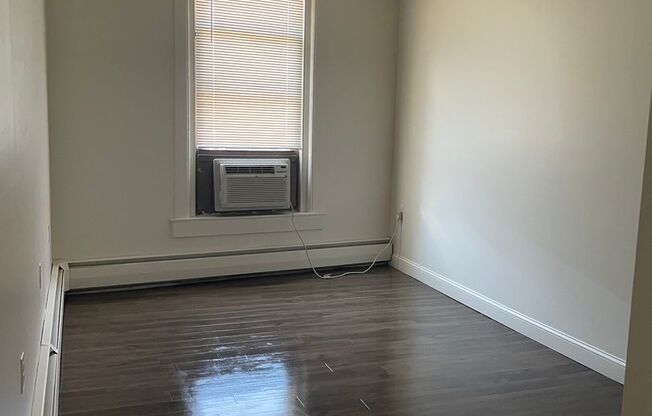 1 bed, 1 bath, 805 sqft, $1,635, Unit A-312