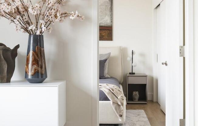 1 bed, 1 bath, $5,840, Unit 32K