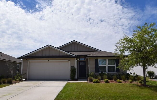 Lake Front 4 beds/2 bath at Alta Lakes- Near Airport- Easy Commute to Mayport- NAS Jax- Kingsbay Naval Station